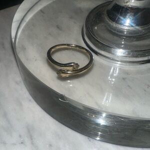 Elegant Gold Ring Hug Ring Accent